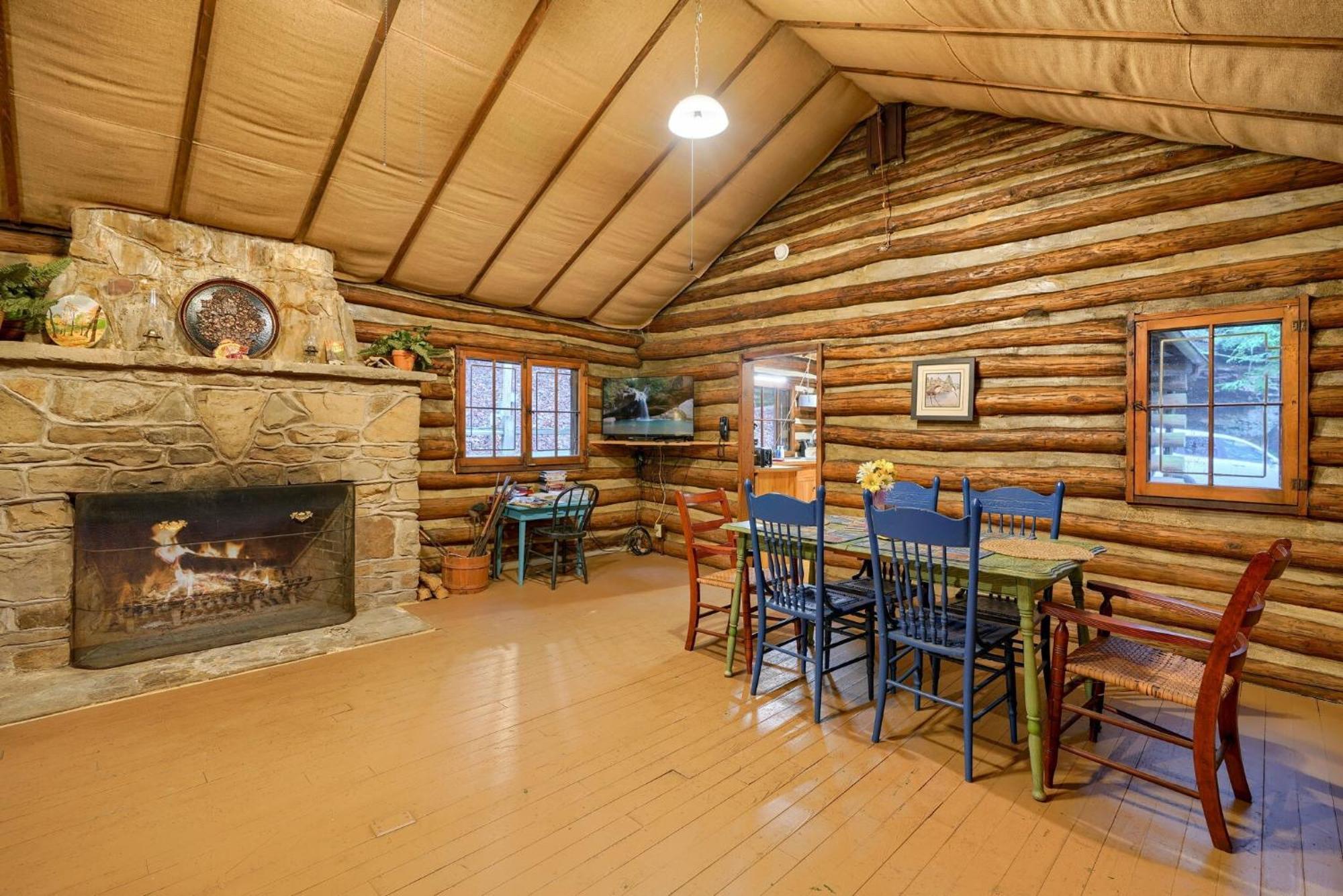 Russell Cabin Logan Luaran gambar