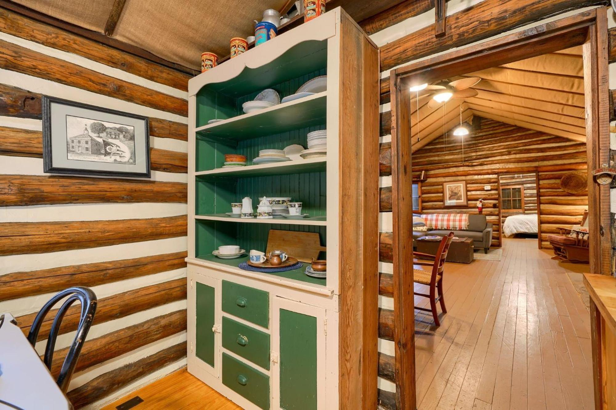 Russell Cabin Logan Luaran gambar