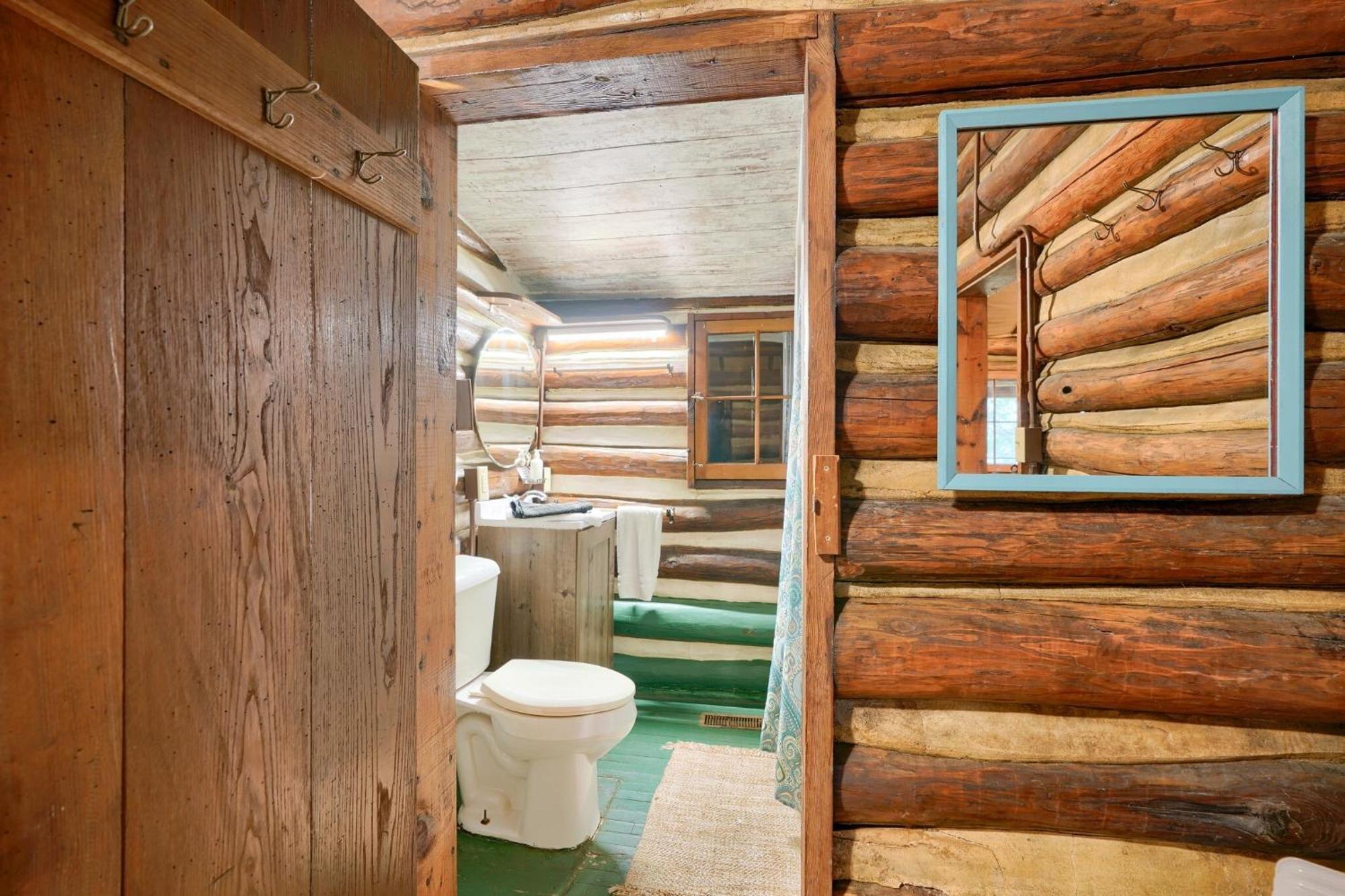 Russell Cabin Logan Luaran gambar
