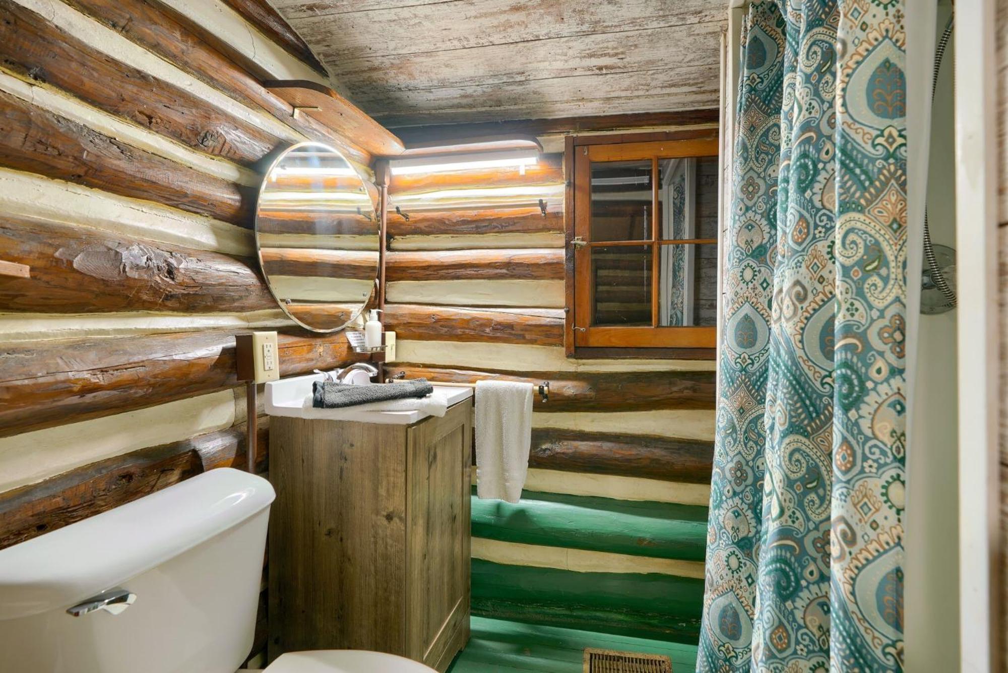 Russell Cabin Logan Luaran gambar