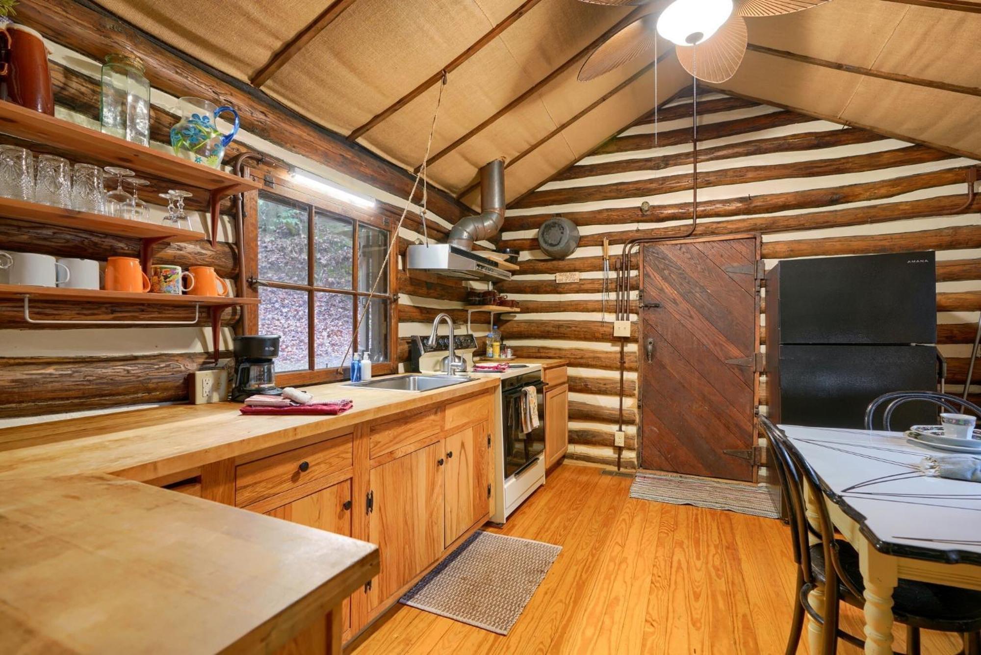 Russell Cabin Logan Luaran gambar